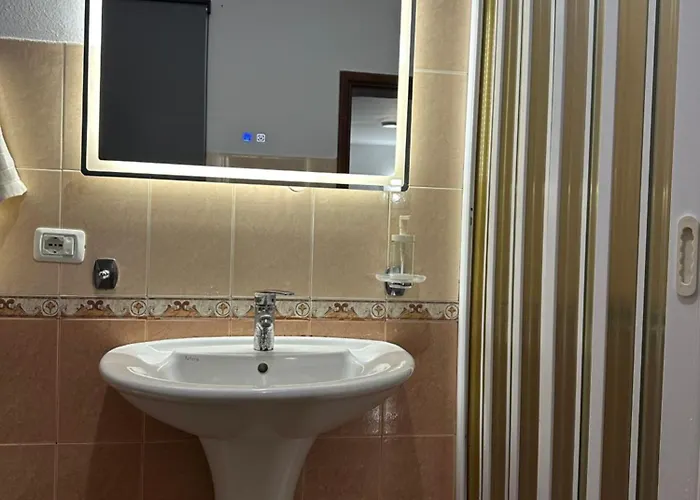 Bujtina Kenedi * Korce