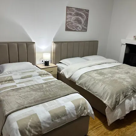 Bujtina Kenedi Pensjonat *